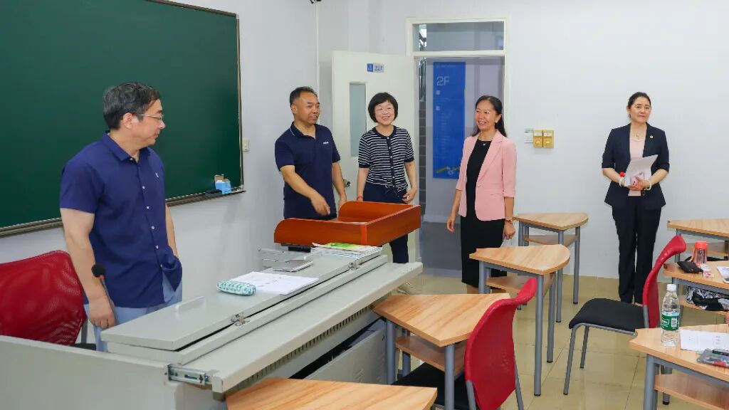 校领导开学检查 1.jpg