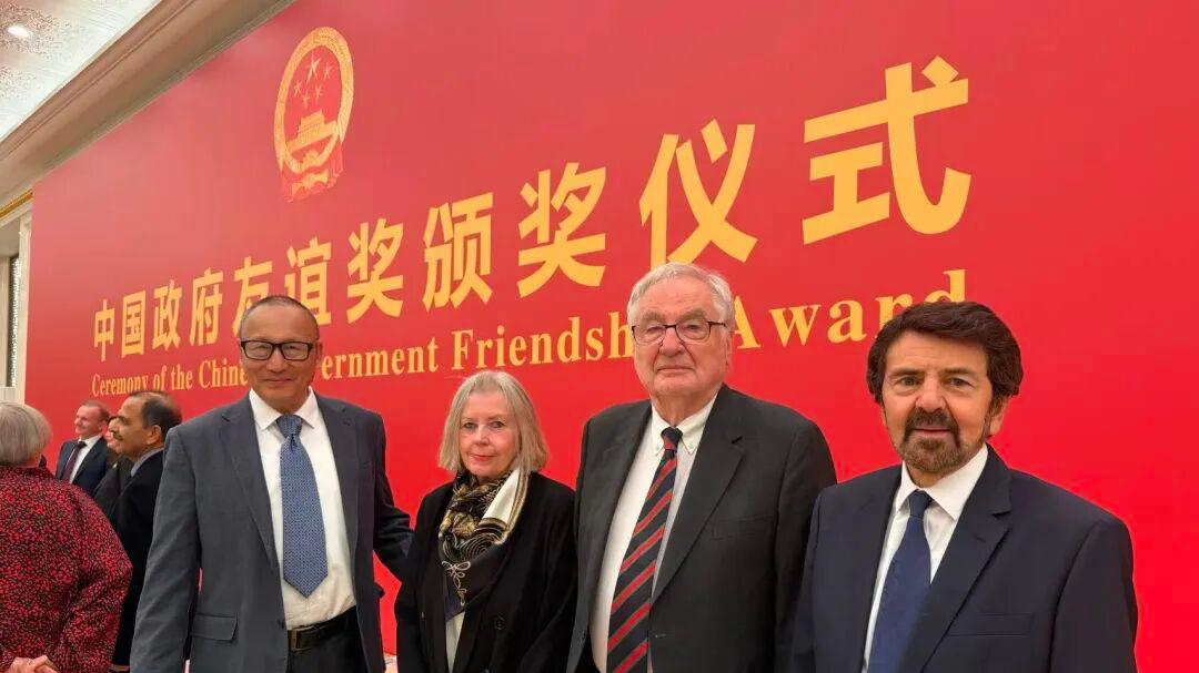 上海外国语大学特聘教授获得中国政府友谊奖