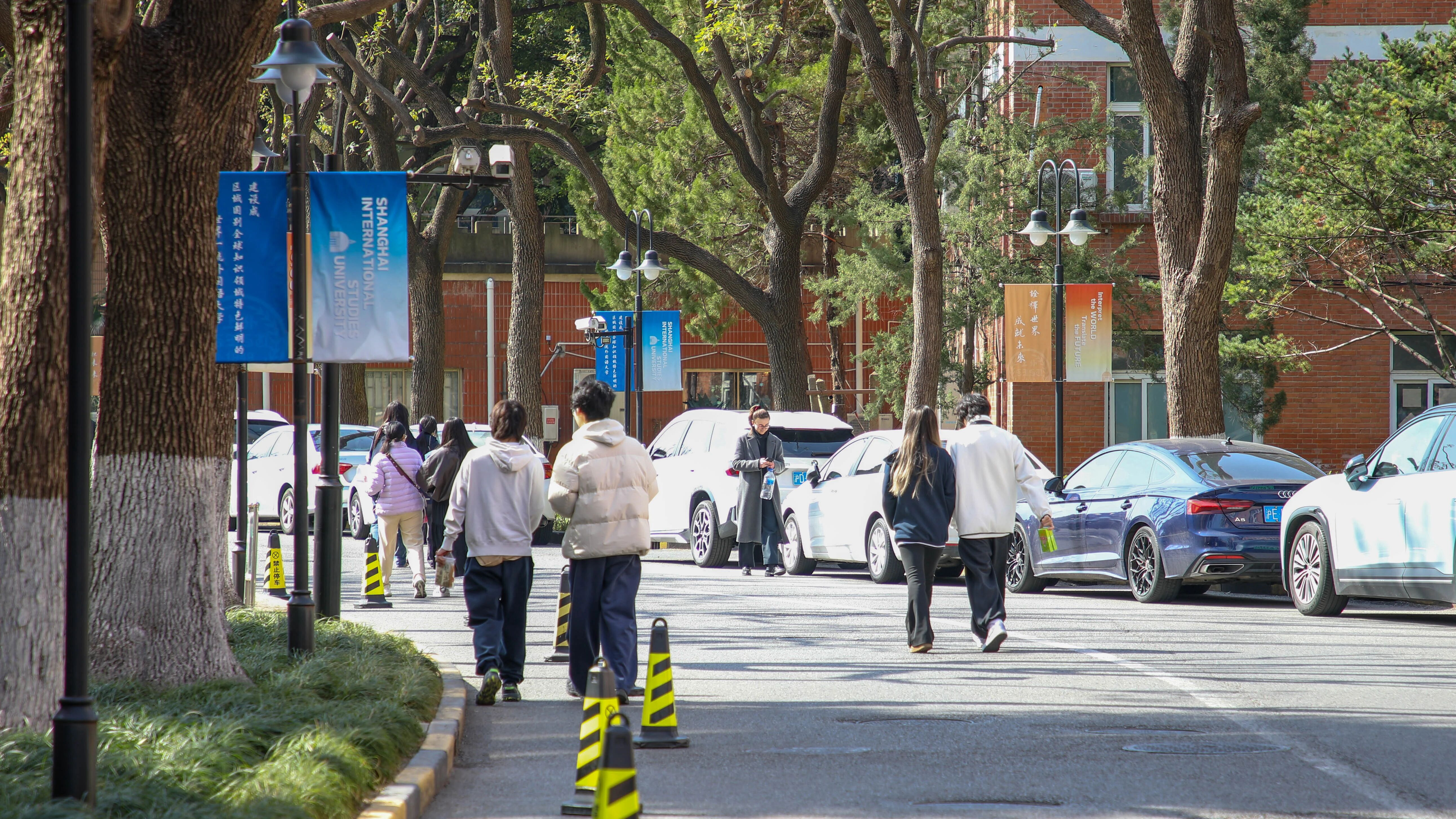 上海外国语大学迎来新学期首个教学日