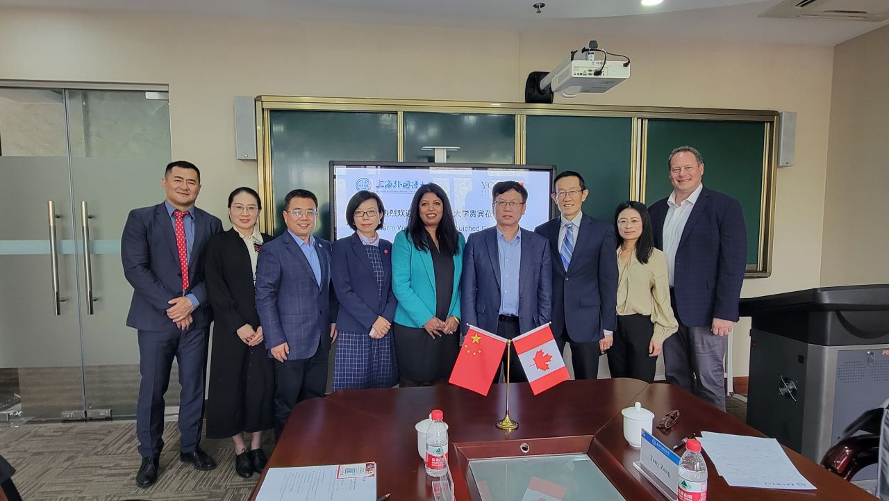 加拿大约克大学助理副校长一行访问上海外国语大学